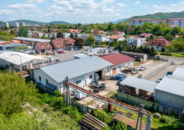 Exkluzívne na predaj  polyfunkčný objekt v Humennom