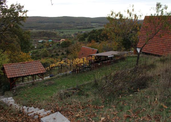 REZERVOVANÉ - Chata a chatka -160 m2,polosamota, Krupina – Stará hora, pozemky 5115 m2, okr. Krupina