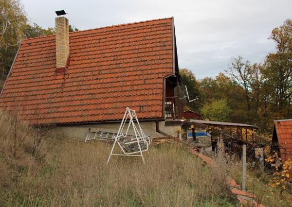 REZERVOVANÉ - Chata a chatka -160 m2,polosamota, Krupina – Stará hora, pozemky 5115 m2, okr. Krupina