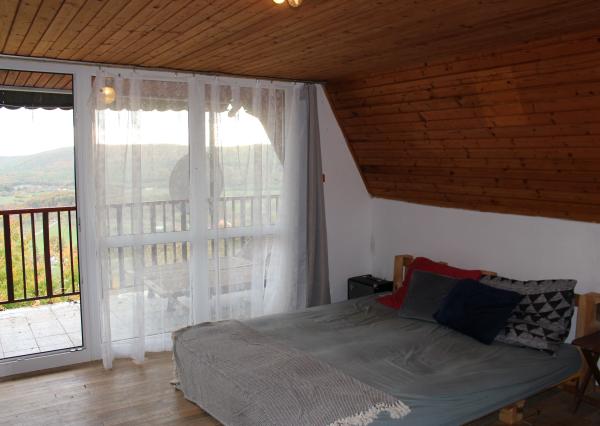 REZERVOVANÉ - Chata a chatka -160 m2,polosamota, Krupina – Stará hora, pozemky 5115 m2, okr. Krupina