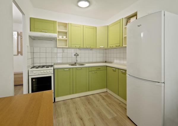 Prenájom 1-izbového bytu, 38 m2, ulica A.Hlinku, Piešťany