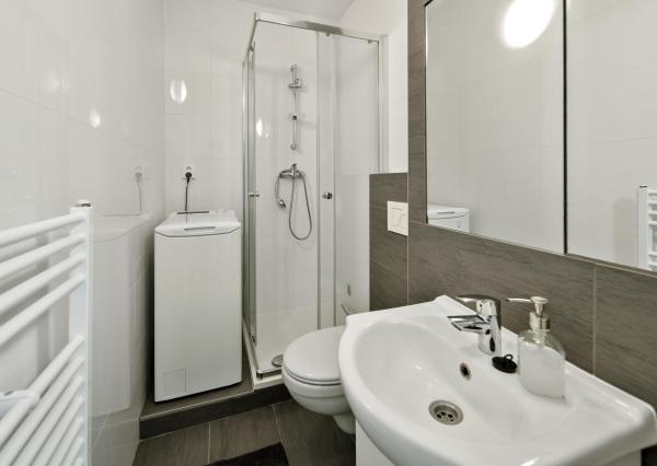 Prenájom 1-izbového bytu, 38 m2, ulica A.Hlinku, Piešťany