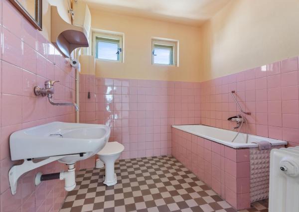 REZERVOVANÉ - Na predaj rodinný dom v Seredi vhodný na rekonštrukciu