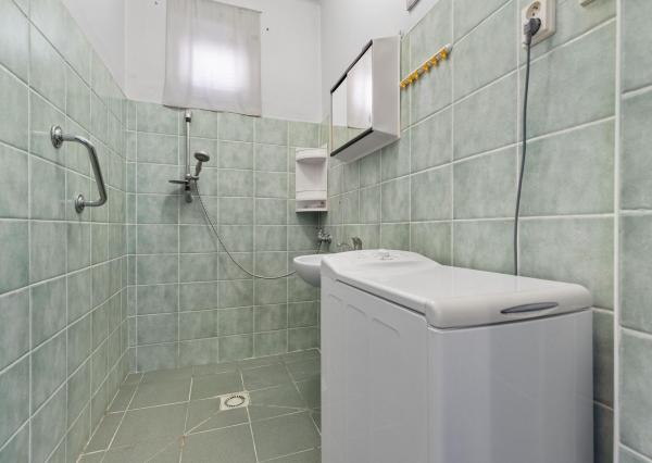 REZERVOVANÉ - Na predaj rodinný dom v Seredi vhodný na rekonštrukciu