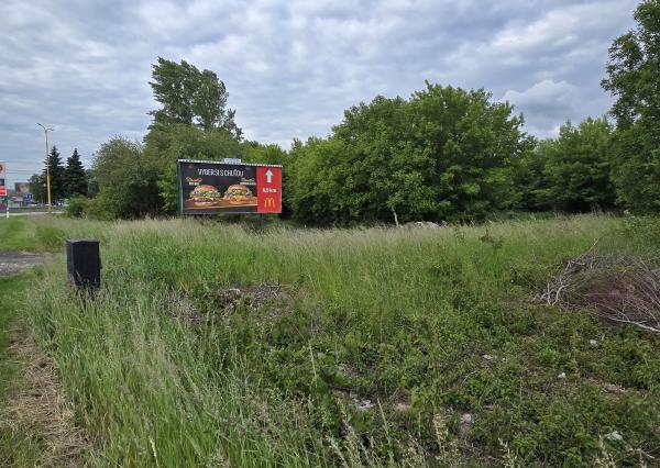 Na predaj investičný pozemok, 13 árov,  Južné nábrežie v Košiciach