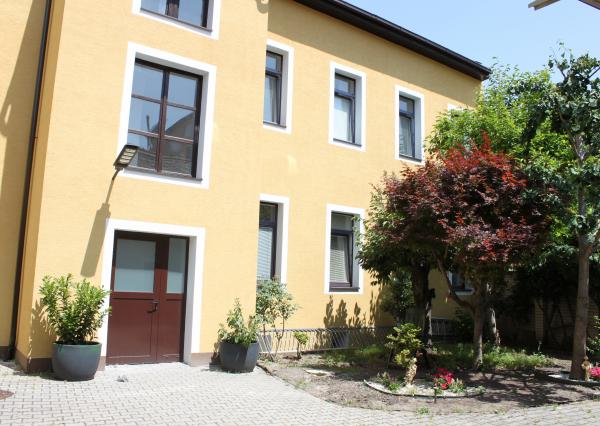 Prenájom -3izb.byt 105m2 s benefitom RD – Staré mesto, Kýčerského ul.