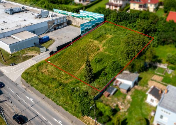 Stavebný pozemok na Dlhej ulici vo Vranove nad Topľou, pri Kauflande