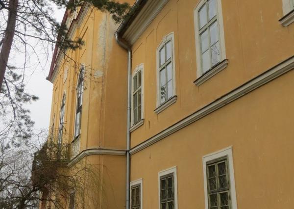 Barokový Kaštieľ rodiny Zichyovcov v obci ŽELOVCE