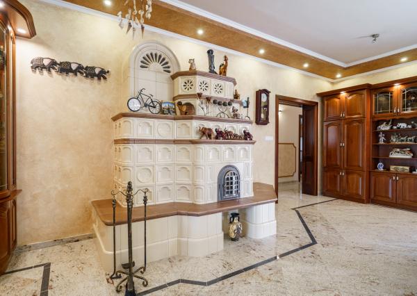 Rodinná rezidencia s parkovou úpravou záhrady na veľkorysom pozemku s bazénom , Rajka