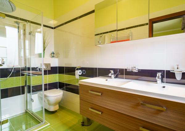 Rodinná rezidencia s parkovou úpravou záhrady na veľkorysom pozemku s bazénom , Rajka