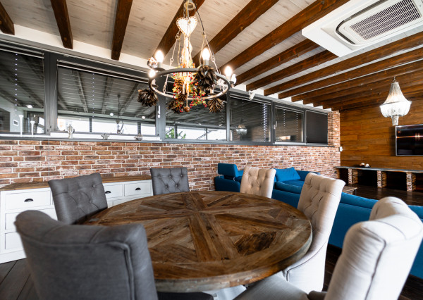 EXKLUZÍVNE ponúkame na predaj luxusný 4-izbový penthouse v novostavbe s veľkou terasou na ul. Kvetná, obec Malá Ida.
