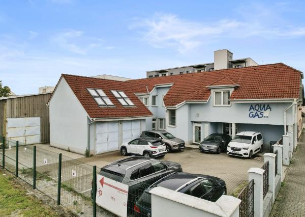Na predaj budova – kancelárske priestory 313 m2, skladová hala 339 m2, pozemok 934 m2, Piešťany