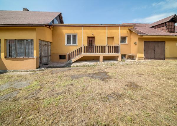 REZERVOVANÉ - Rodinný dom s 2 garážami na predaj, Opiná, Košice - okolie