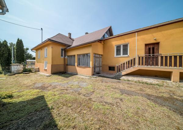 REZERVOVANÉ - Rodinný dom s 2 garážami na predaj, Opiná, Košice - okolie