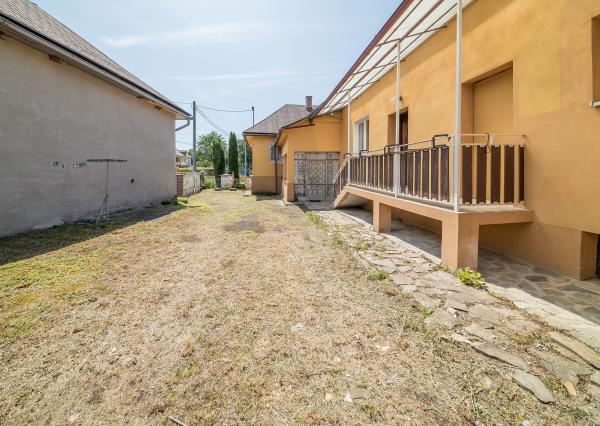 REZERVOVANÉ - Rodinný dom s 2 garážami na predaj, Opiná, Košice - okolie