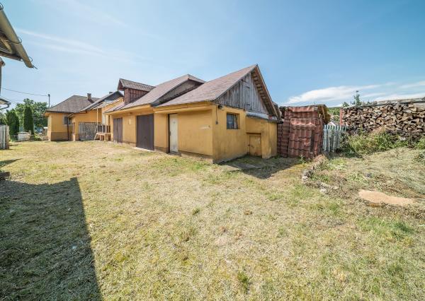 REZERVOVANÉ - Rodinný dom s 2 garážami na predaj, Opiná, Košice - okolie