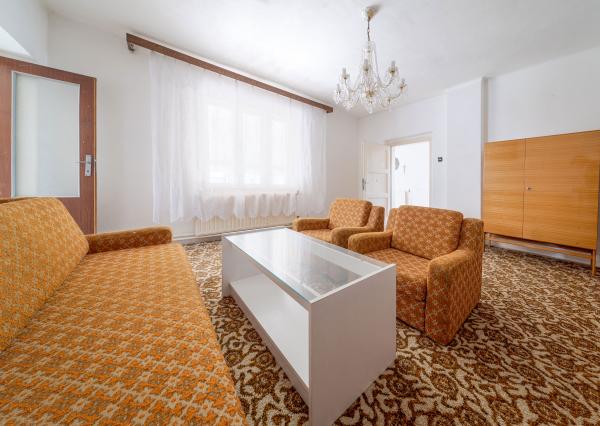 REZERVOVANÉ - Rodinný dom s 2 garážami na predaj, Opiná, Košice - okolie