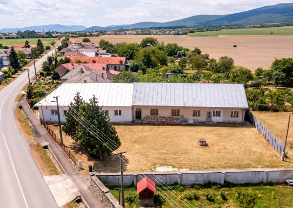 Exkluzívne na predaj byty s vlastným pozemkom v obci Zbehňov!