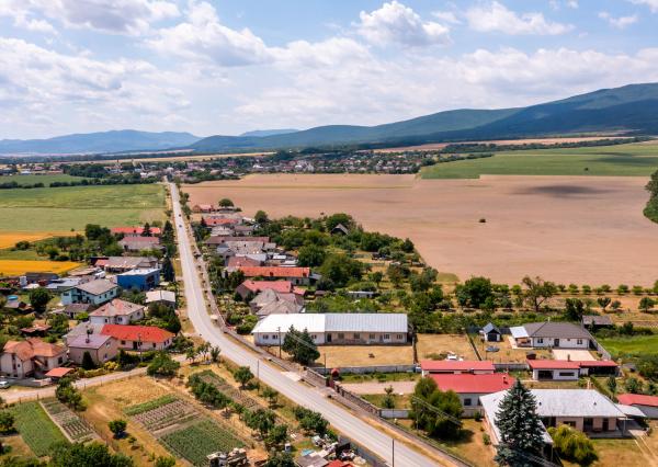 Exkluzívne na predaj byty s vlastným pozemkom v obci Zbehňov!