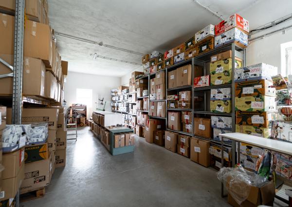 Ponúkame na predaj budovu / skladový priestor v Strážskom