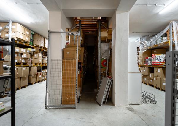 Ponúkame na predaj budovu / skladový priestor v Strážskom