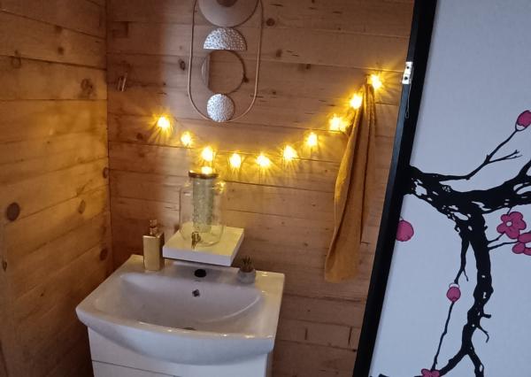 Na predaj štýlová chatka s rozsiahlym pozemkom, Novajidrány, Maďarsko