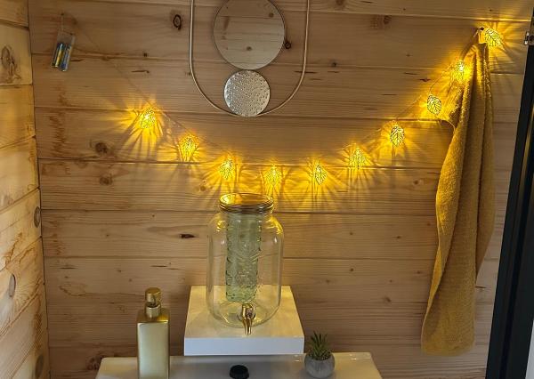 Na predaj štýlová chatka s rozsiahlym pozemkom, Novajidrány, Maďarsko