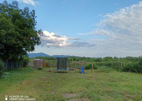 Na predaj štýlová chatka s rozsiahlym pozemkom, Novajidrány, Maďarsko