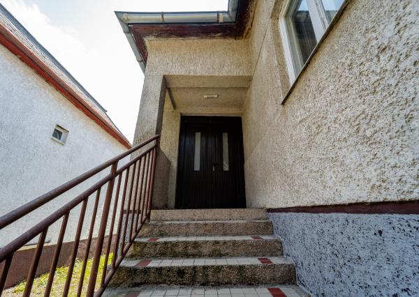 EXKLUZÍVNE vám ponúkame na predaj 3 izbový rodinný dom v príjemnej lokalite Veľkých Kapušian (okr. Michalovce).