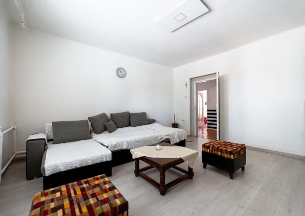 EXKLUZÍVNE vám ponúkame na predaj 3 izbový rodinný dom v príjemnej lokalite Veľkých Kapušian (okr. Michalovce).