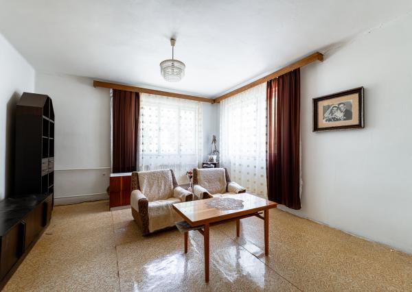 EXKLUZÍVNE vám ponúkame na predaj 3 izbový rodinný dom v príjemnej lokalite Veľkých Kapušian (okr. Michalovce).