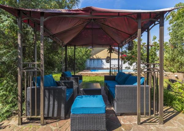 Predaj krásny vidiecky 5-izbový rodinný dom s bazénom so slanou vodou, 586 m2, Borský Mikuláš, okres Senica