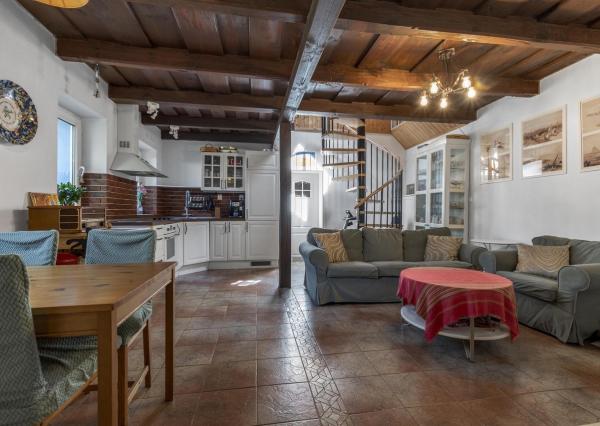 Predaj krásny vidiecky 5-izbový rodinný dom s bazénom so slanou vodou, 586 m2, Borský Mikuláš, okres Senica