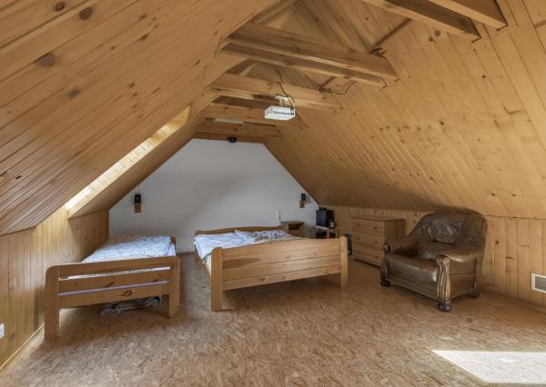 Predaj krásny vidiecky 5-izbový rodinný dom s bazénom so slanou vodou, 586 m2, Borský Mikuláš, okres Senica