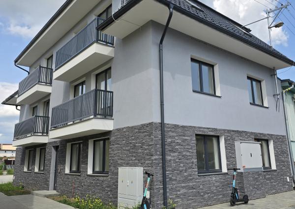 Exkluzívna ponuka! NOVOSTAVBA BYTOV !!! Na prenájom 3.- izbový byty s dvoma balkónmi a s parkovacím miestom v Matejovciach na ul. Smetanovej