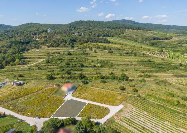 MODRA: PONUKA LUKRATÍVNEHO STAVEBNÉHO POZEMKU