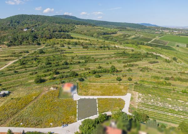 MODRA: PONUKA LUKRATÍVNEHO STAVEBNÉHO POZEMKU