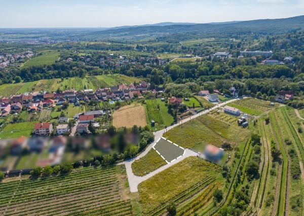 MODRA: PONUKA LUKRATÍVNEHO STAVEBNÉHO POZEMKU