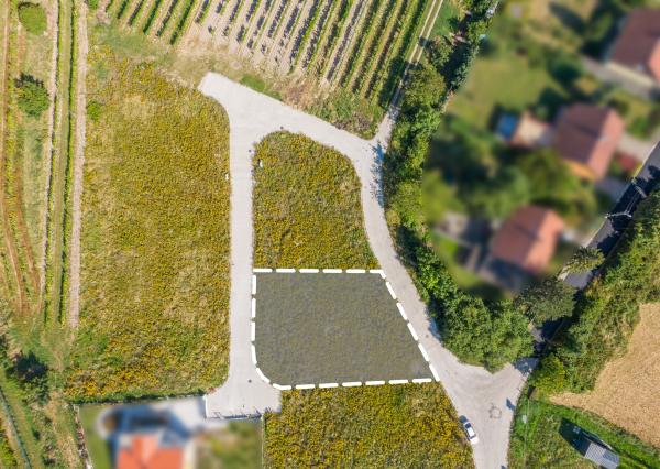 MODRA: PONUKA LUKRATÍVNEHO STAVEBNÉHO POZEMKU