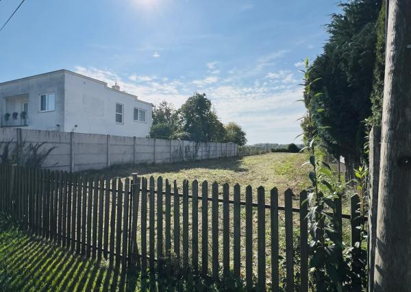 Ponúkame Vám na predaj stavebný pozemok s výhľadom na hrad