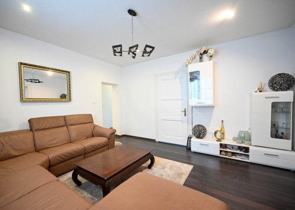 Predaj, 6 izb. Rodinný dom + prístavba (garsónka) Bučany, Trnava