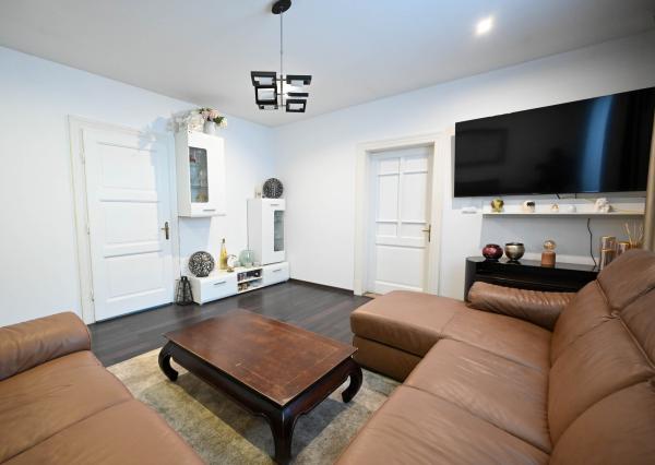 Predaj, 6 izb. Rodinný dom + prístavba (garsónka) Bučany, Trnava