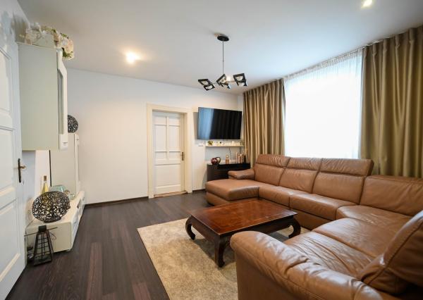 Predaj, 6 izb. Rodinný dom + prístavba (garsónka) Bučany, Trnava