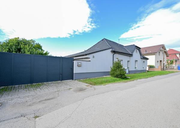 Predaj, 6 izb. Rodinný dom + prístavba (garsónka) Bučany, Trnava