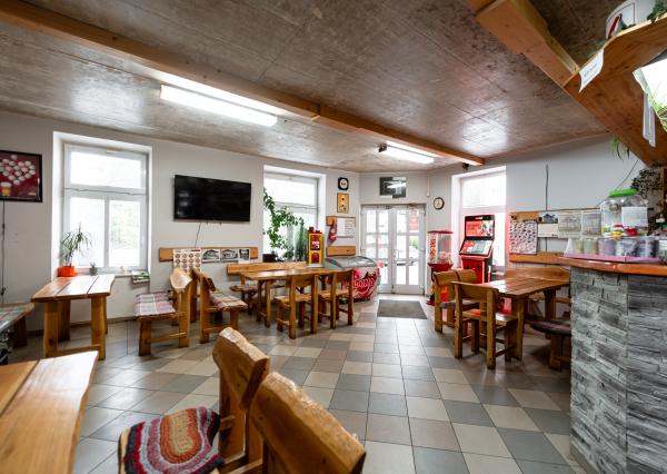 EXKLUZÍVNE Vám ponúkame na predaj dom na podnikateľské účely v obci Zborov.