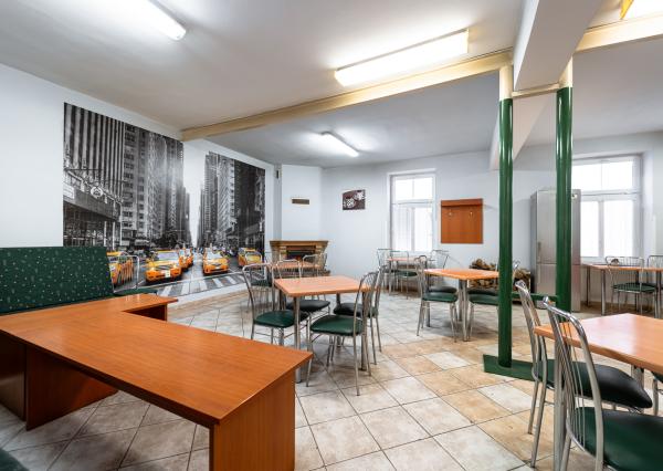 EXKLUZÍVNE Vám ponúkame na predaj dom na podnikateľské účely v obci Zborov.