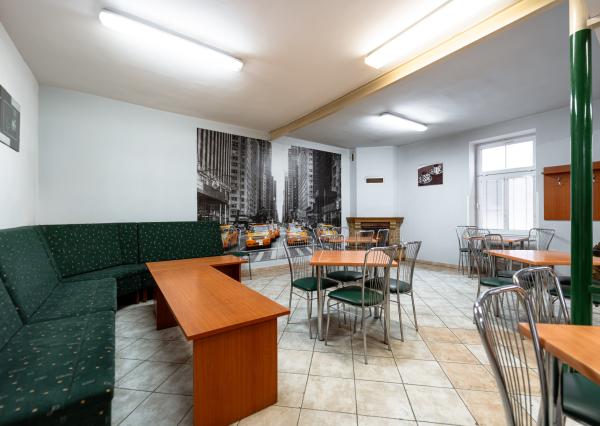 EXKLUZÍVNE Vám ponúkame na predaj dom na podnikateľské účely v obci Zborov.