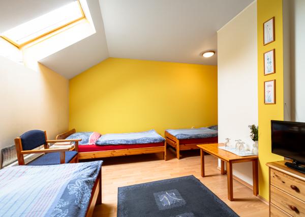 EXKLUZÍVNE Vám ponúkame na predaj dom na podnikateľské účely v obci Zborov.