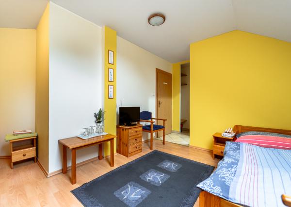 EXKLUZÍVNE Vám ponúkame na predaj dom na podnikateľské účely v obci Zborov.