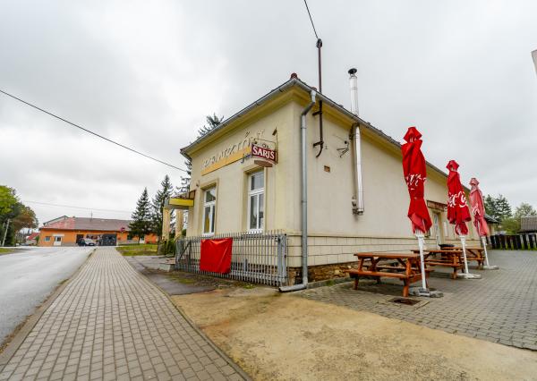 EXKLUZÍVNE Vám ponúkame na predaj dom na podnikateľské účely v obci Zborov.